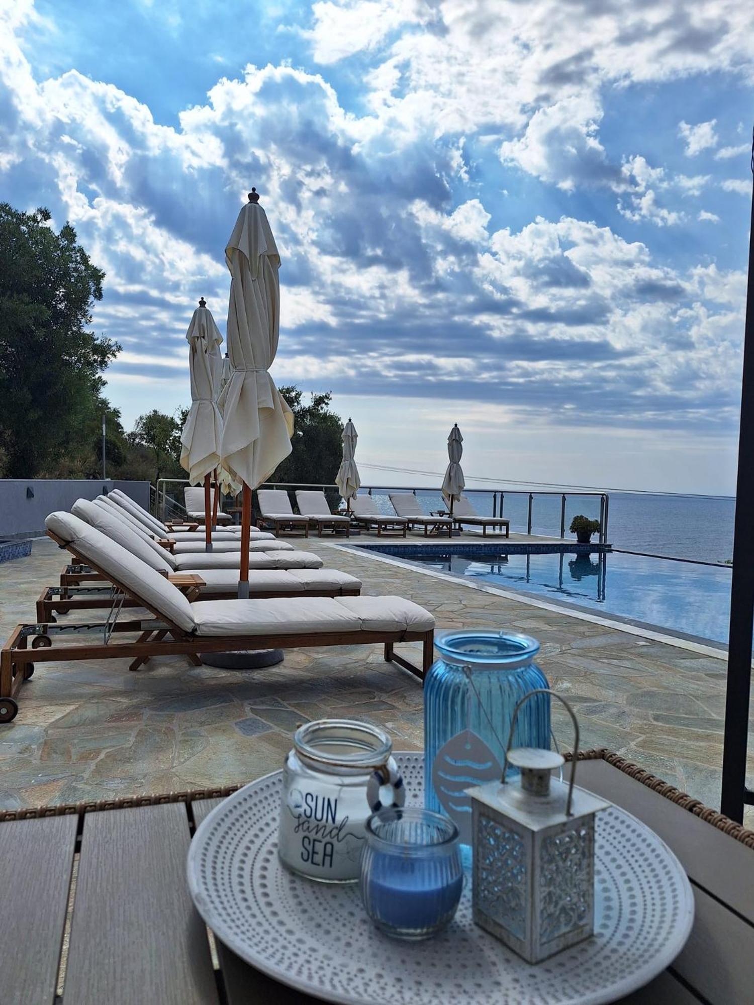 Sarti Thea Hotel Bagian luar foto