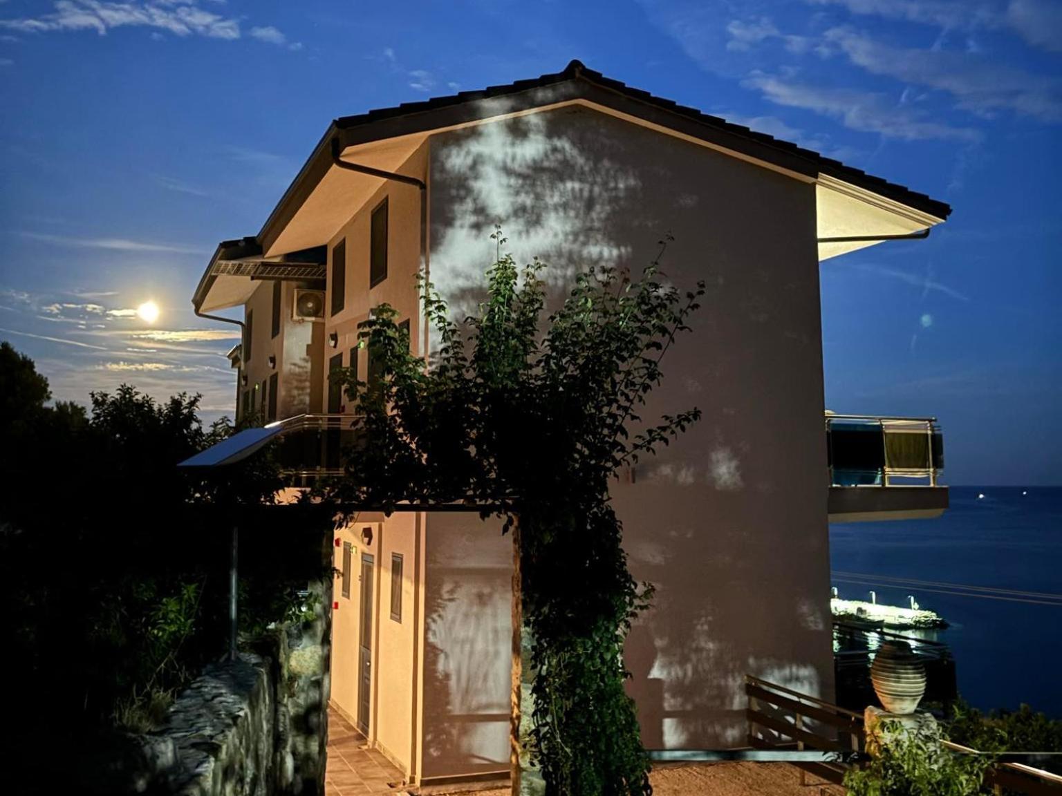 Sarti Thea Hotel Bagian luar foto